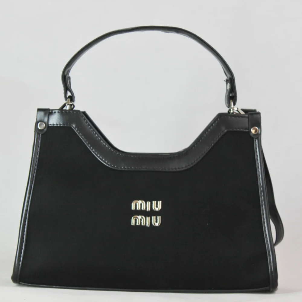 کیف دستی  زنانه miu miu  رنگ  مشکی   کد ۴۸۰۱