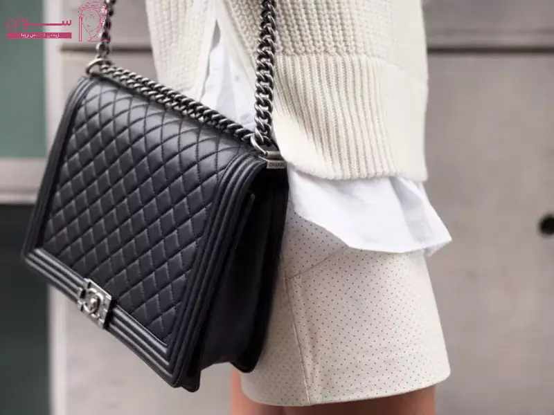 ست کردن کیف بزرگ با لباس‌های روزمره