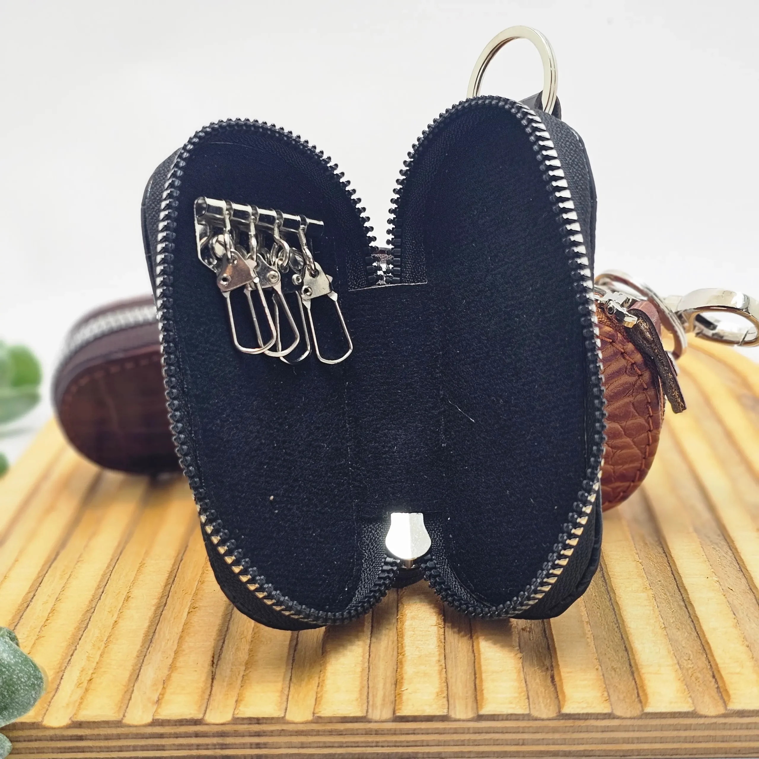 جاکلیدی و جاسوییچی چرم طرح کروکودیل (Zippered Key Holder) Image 4