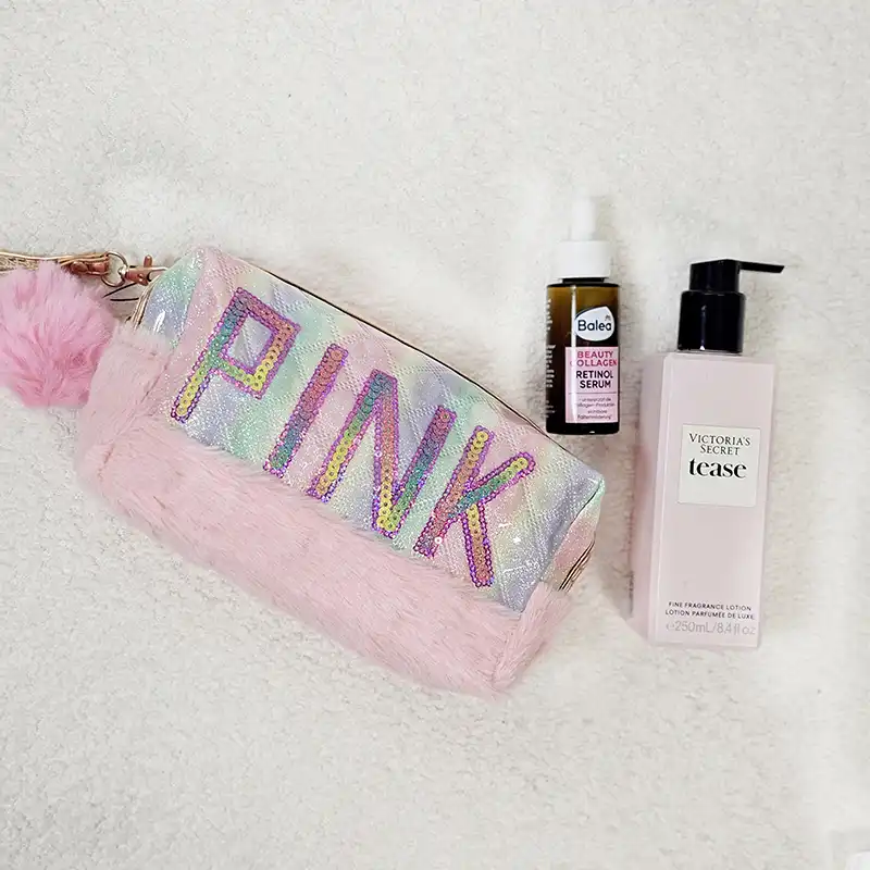 کیف آرایشی پولیشی طرح پینک PINK کد ۱۹۱۷